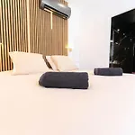 Romantic With Jacuzzi Apartamento La Trinité
