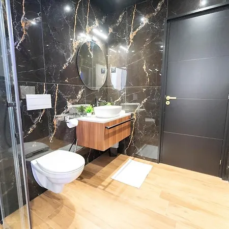 Romantic With Jacuzzi アパート *