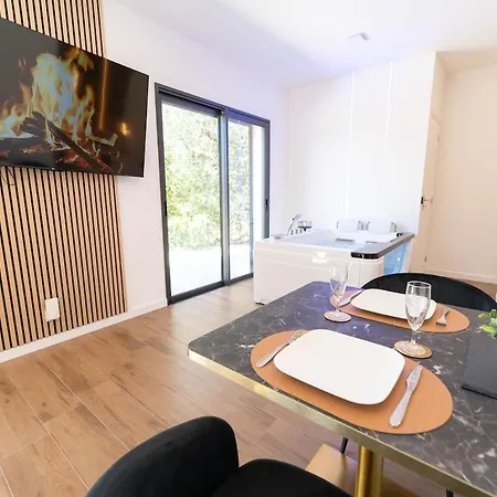 Romantic With Jacuzzi Lejlighed La Trinité