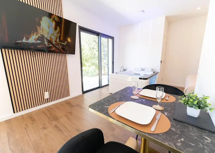 Romantic With Jacuzzi Lejlighed La Trinité