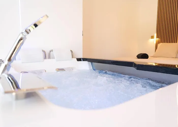 Romantic With Jacuzzi Appartement *
